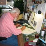 Fred aan het werk aan één van de levensloopschilderijen die hij maakte voor de 3 kinderen van een opdrachtgever, november 2006.